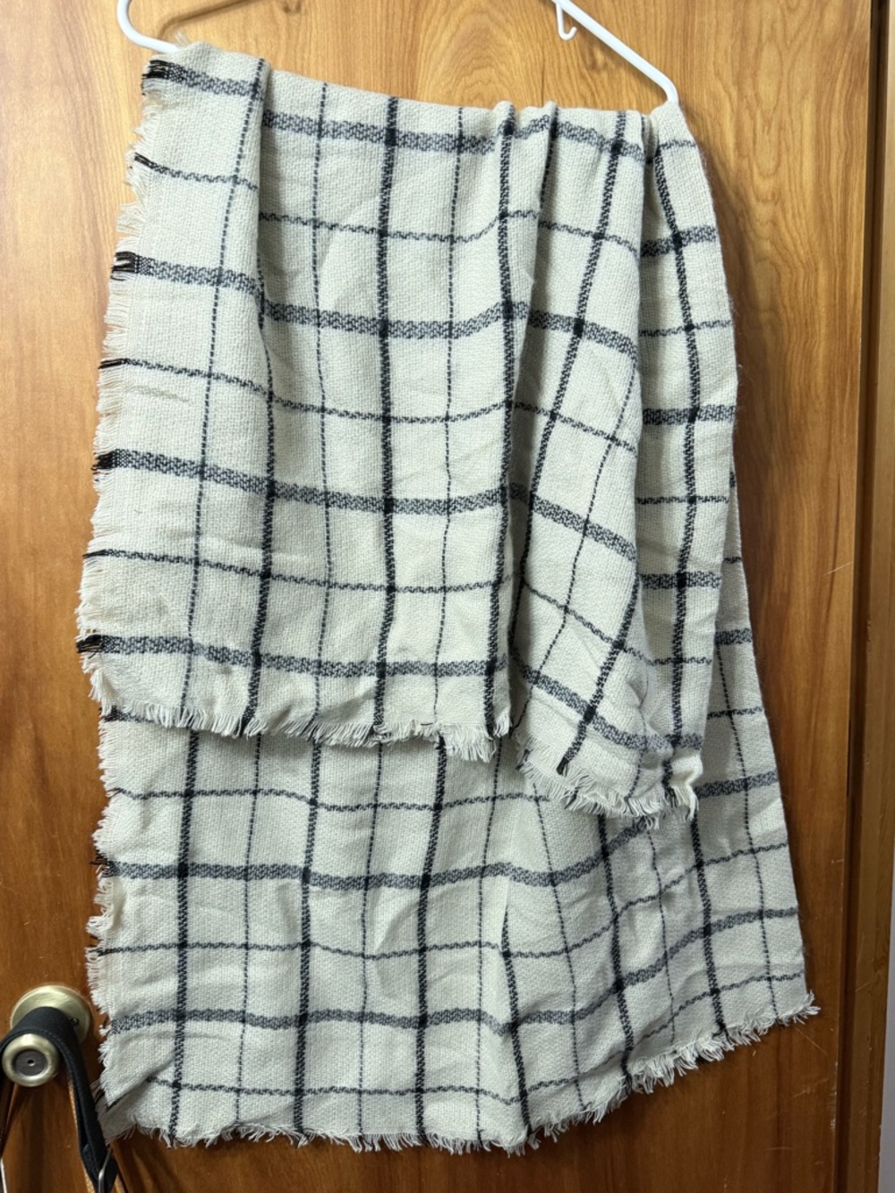 Blanket Scarf Cream and Black